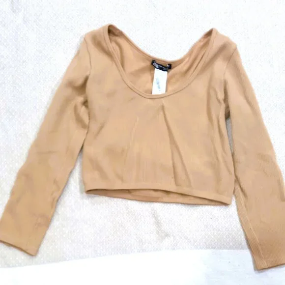 Cropped Top - Picture 3 of 3